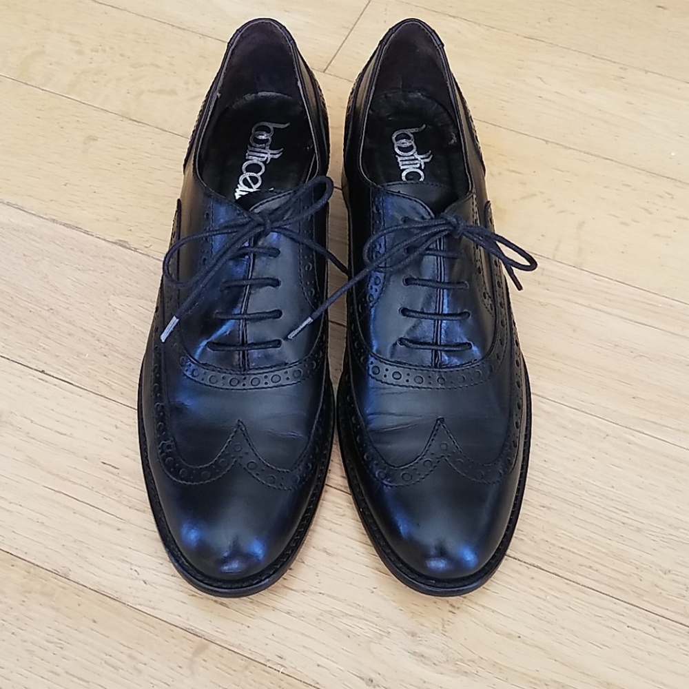 Botticelli black leather oxford